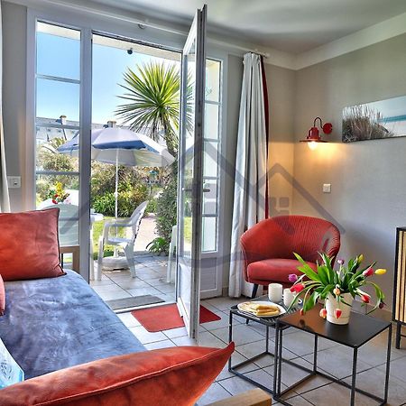 Maison G5 Au Guilvinec: Seaside Retreat with Garden and Pool Exterior photo