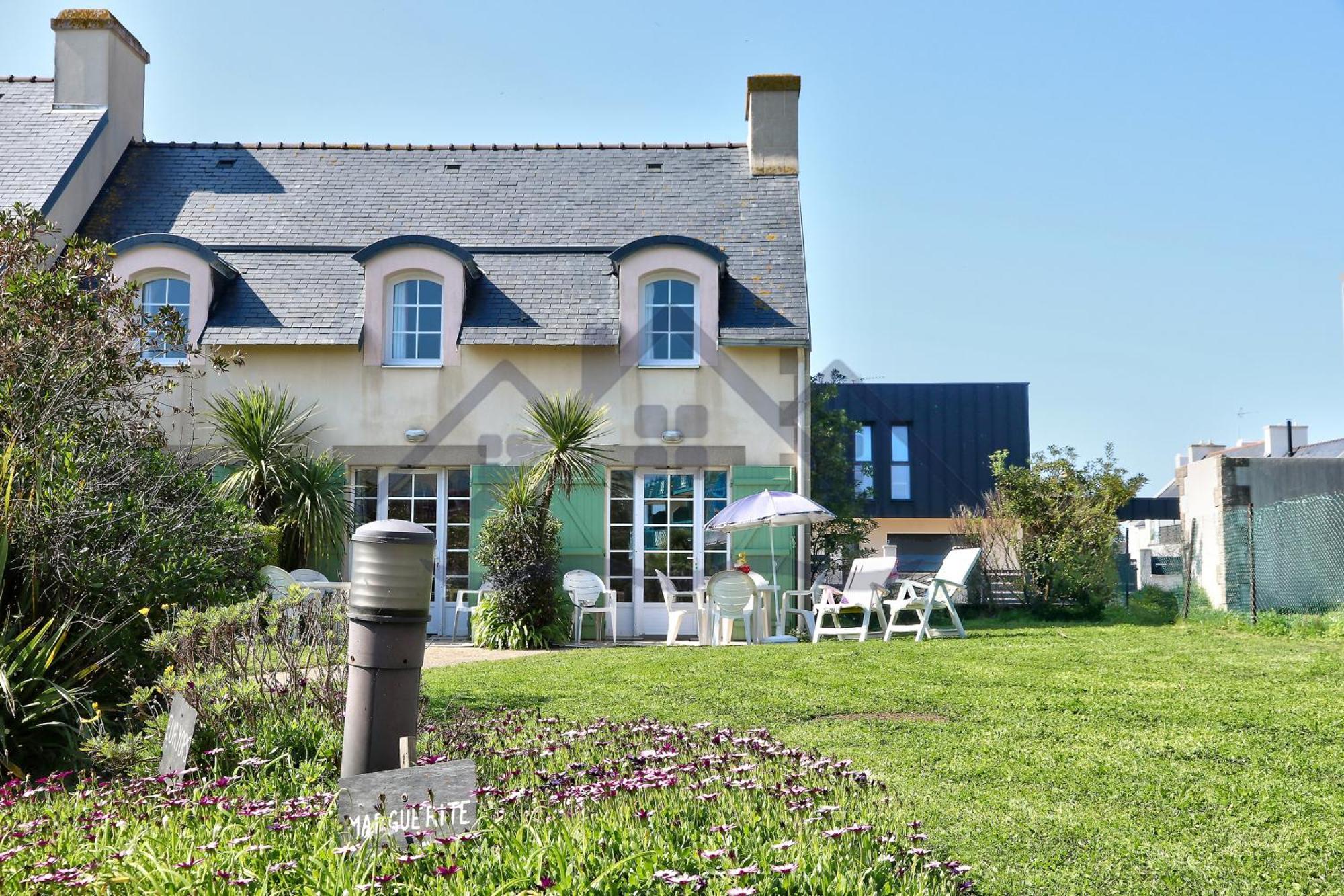 Maison G5 Au Guilvinec: Seaside Retreat with Garden and Pool Exterior photo